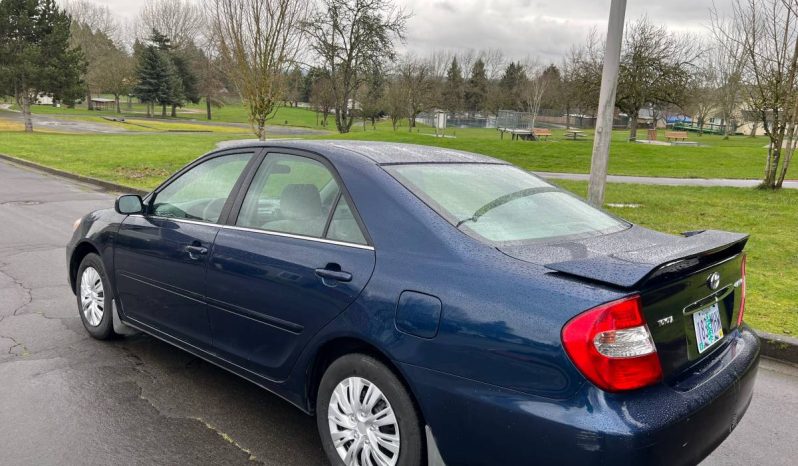 Toyota Camry 4dr Sedan LE full