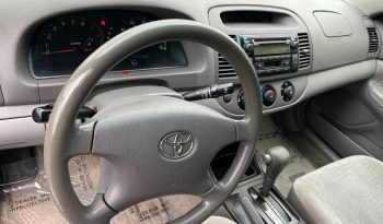 Toyota Camry 4dr Sedan LE full