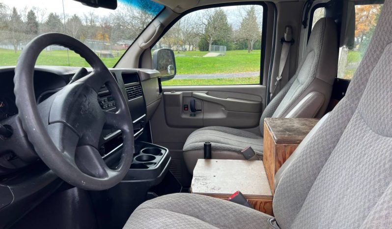 Chevrolet Express 2500 full