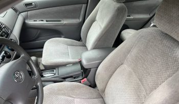 Toyota Camry 4dr Sedan LE full