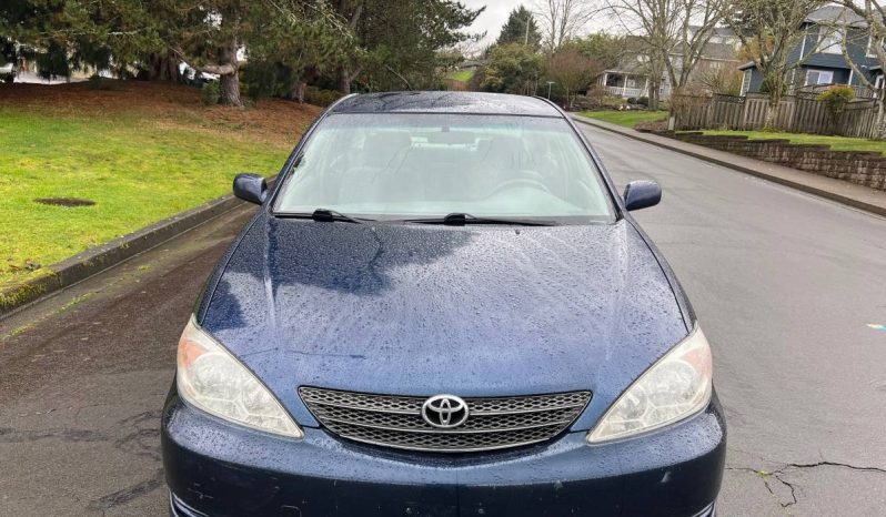 Toyota Camry 4dr Sedan LE full