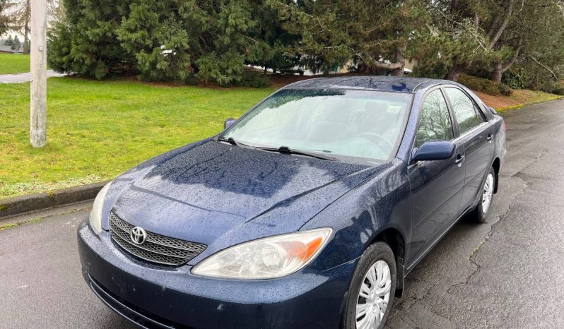 Toyota Camry 4dr Sedan LE full