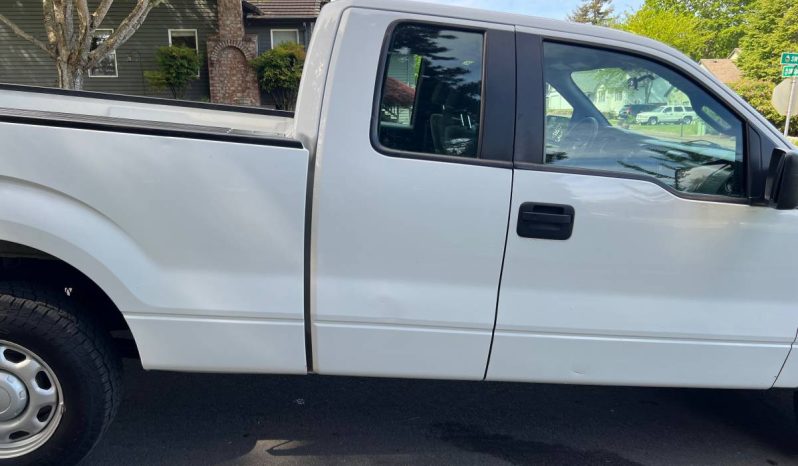 2011 Ford F-150 XL Extended cab Medium Bed full