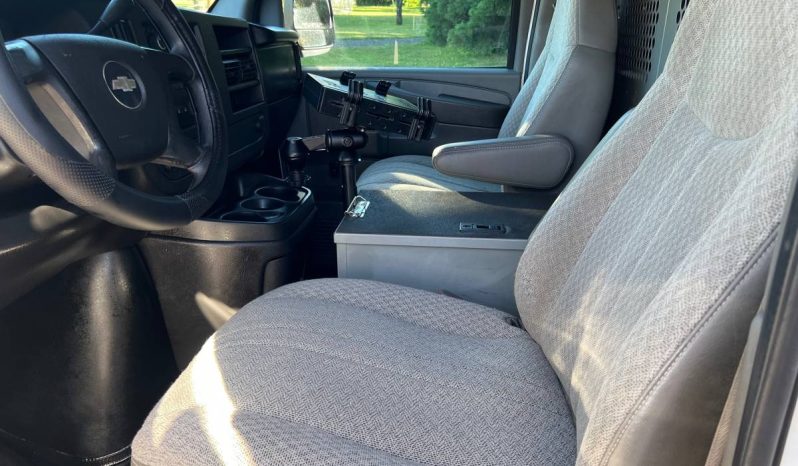 Chevrolet Express 1500 AWD Cargo Van full