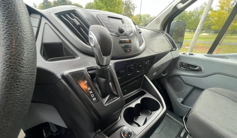 Ford Transit 150 Cargo full