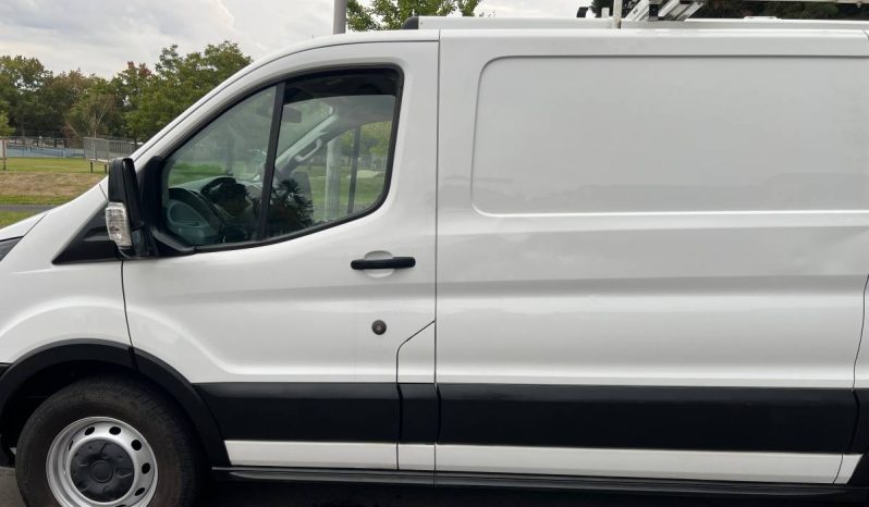 Ford Transit 150 Cargo full