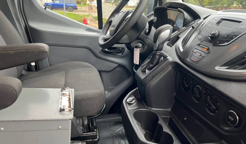 Ford Transit 150 Cargo full