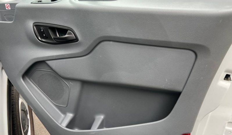 Ford Transit 150 Cargo full