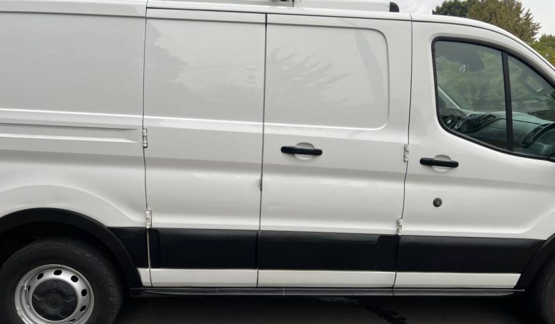 Ford Transit 150 Cargo full