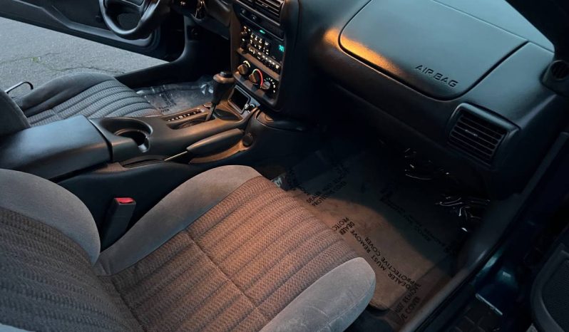 Chevrolet Camaro 3.8L V6 2D Coupe full